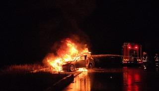 Çorum'da yanan otomobil kullanılamaz hale geldi: Dikkat çeken 'park' iddiası!