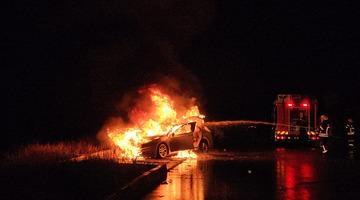 Çorum'da yanan otomobil kullanılamaz hale geldi: Dikkat çeken 'park' iddiası!