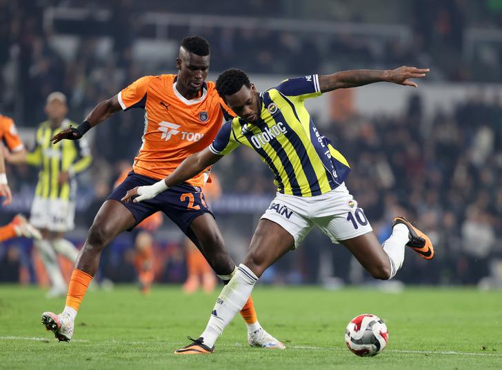 Başakşehir beraberliği sonrası usta isimlerden Fenerbahçe'ye eleştiri: Şampiyonluk havası yok! G2