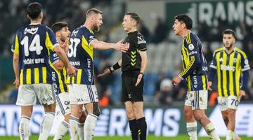 Başakşehir beraberliği sonrası usta isimlerden Fenerbahçe'ye eleştiri: Şampiyonluk havası yok!