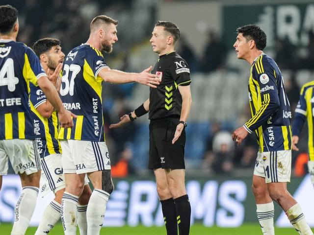 Başakşehir beraberliği sonrası usta isimlerden Fenerbahçe'ye eleştiri: Şampiyonluk havası yok!