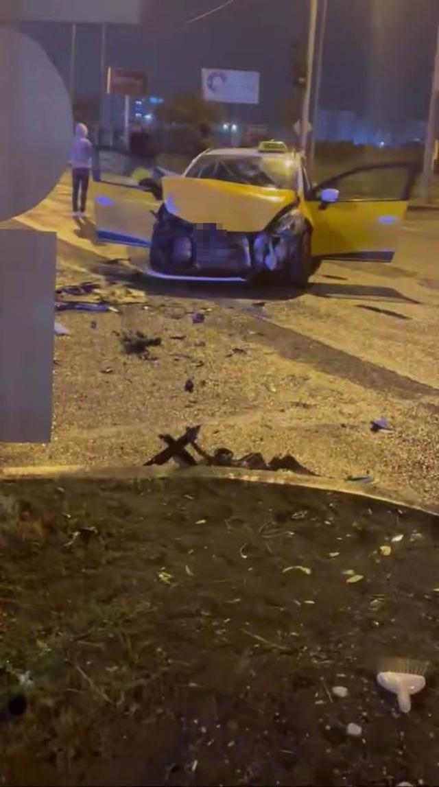 Diyarbakır’da iki otomobil çarpıştı: 2 yaralı 1