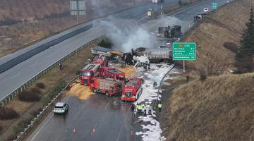 Adana-Gaziantep yolunda kaza: Yol trafiğe kapandı