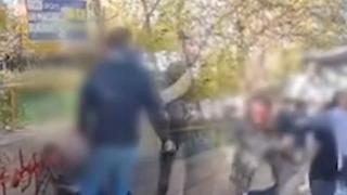 Yer: Diyarbakır! Yengesine mesaj atan kişiyi sokak ortasında darbetti