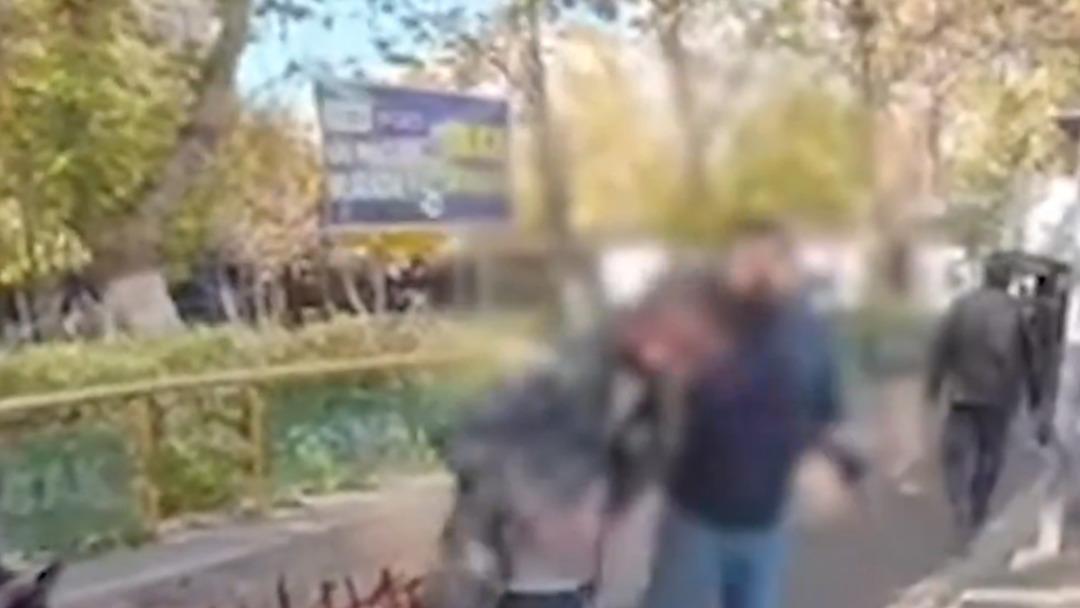 Yer: Diyarbakır! Yengesine mesaj atan kişiyi sokak ortasında darbetti 1