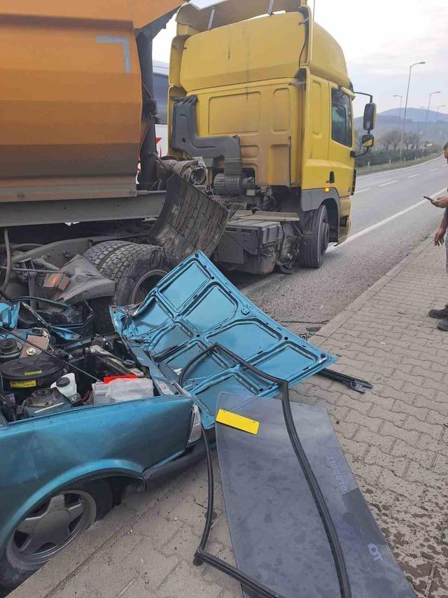 Çaycuma’da tır, otomobile çarptı; 1 yaralı 2