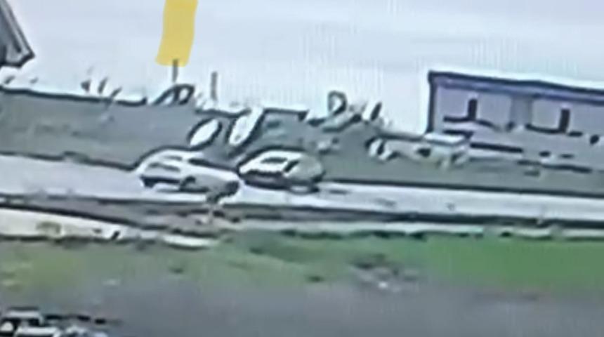 Edirne&rsquo;de &ccedil;arpışan aracın defalarca takla attığı kaza kamerada