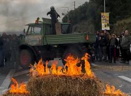 Kriz büyüdü! Geçişler tamamen durduruldu