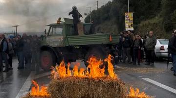 Çiftçi grevi krizi büyüdü! Tır geçişleri durduruldu, tarih verildi