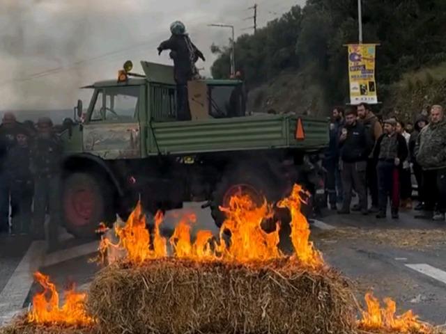Çiftçi grevi krizi büyüdü! Tır geçişleri durduruldu, tarih verildi