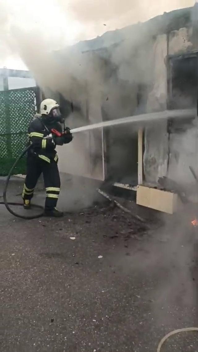 Konteyner alev alev yandı 2