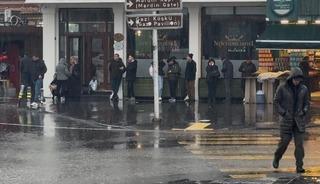 Diyarbakır’da aniden bastıran yağmur hayatı felç etti