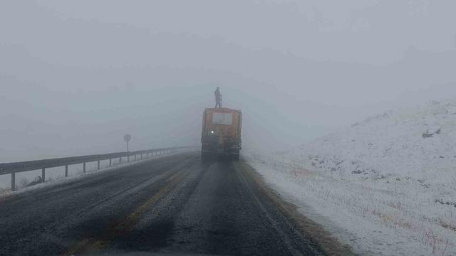 Kars’ta yoğun sis: Uçak seferleri iptal edildi 1