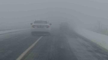 Kars’ta yoğun sis: Uçak seferleri iptal edildi