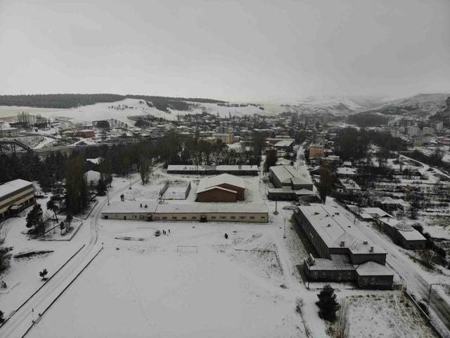 Kars’ta kar coşkusu: Çocuklar kardan adam yaptı, kızak kaydı 9
