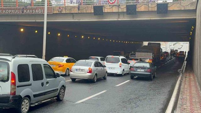 Diyarbakır’da zincirleme trafik kazası: 3 kişi yaralandı 3