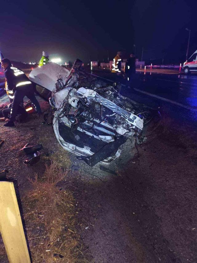 Niğde - Kayseri yolunda feci kaza: 2 ölü, 1 yaralı 1