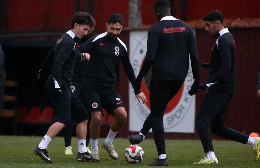 Sadece 5 hafta dayanabildi! Gençlerbirliği nde büyük kriz: Volkan Demirel istifa etti 3