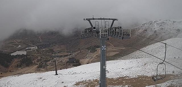 Davraz Kayak Merkezine mevsimin ilk karı düştü bazı noktalarda beyaza bürüdü 2