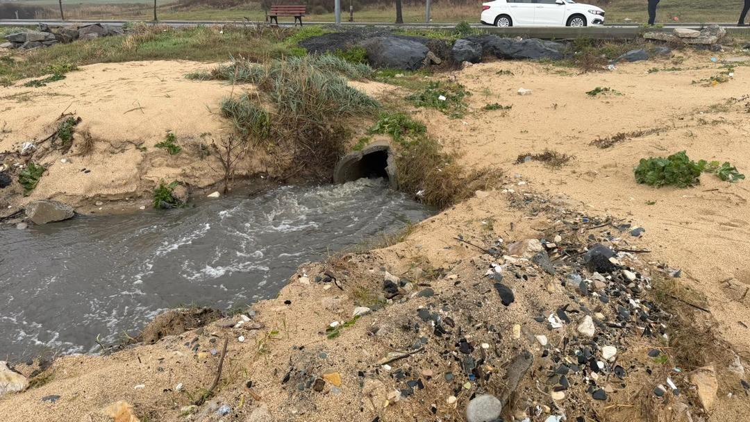 İSKİ’nin Karaburun Tesisi nde tepki çeken görüntü: Atık su denize boşaltılıyor 2