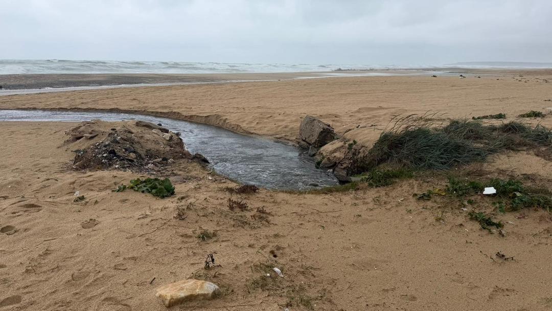 İSKİ’nin Karaburun Tesisi nde tepki çeken görüntü: Atık su denize boşaltılıyor 5