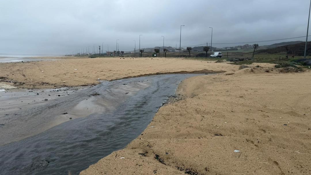 İSKİ’nin Karaburun Tesisi nde tepki çeken görüntü: Atık su denize boşaltılıyor 1