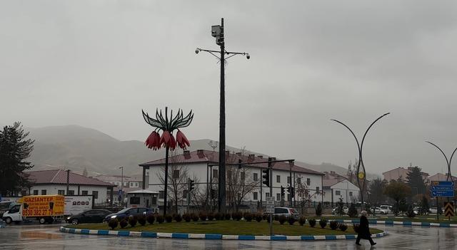 Yüksekova’da yoğun yağışlar uçak seferlerini durdurdu 4