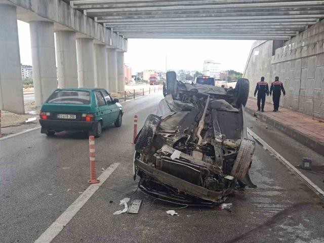 Takla atan otomobilin sürücüsü yaralandı