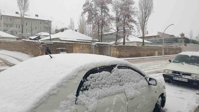 Başkale beyaza bürüdü 7