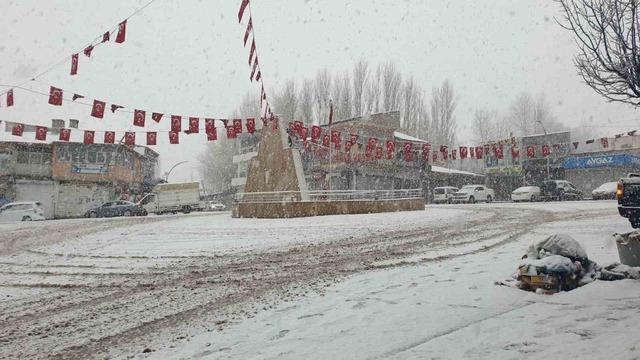 Başkale beyaza bürüdü 6