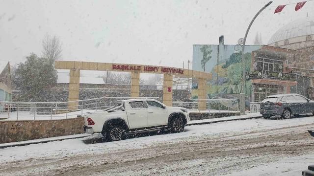 Başkale beyaza bürüdü 5