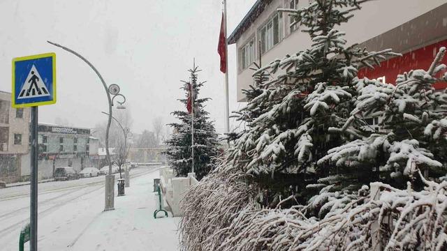 Başkale beyaza bürüdü 3