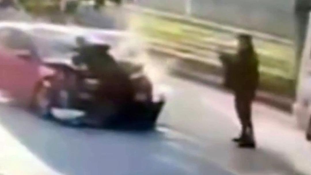 Eski eşiyle evli olan polis memuruna çarptı! Yaraladıktan sonra fotoğrafını çekti 3