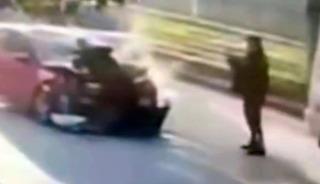 Eski eşiyle evli olan polis memuruna çarptı! Yaraladıktan sonra fotoğrafını çekti