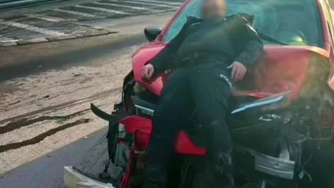 Eski eşiyle evli olan polis memuruna çarptı! Yaraladıktan sonra fotoğrafını çekti 2