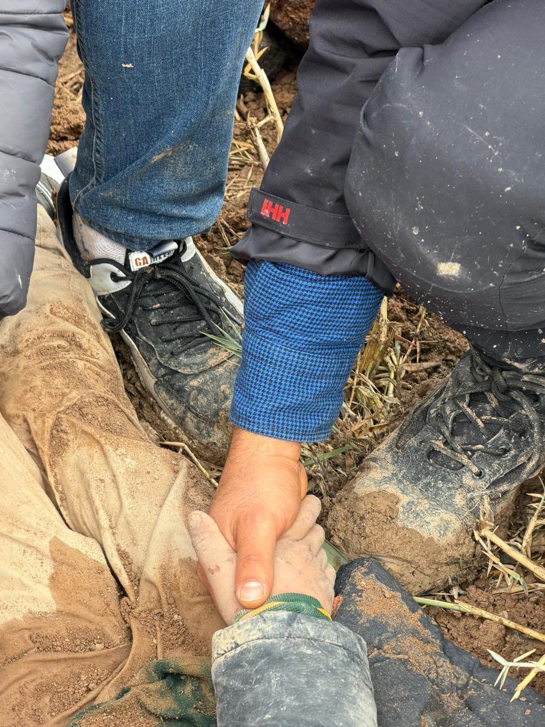 Hatay da akılalmaz olay! 10 yaşındaki çocuk toprağa gömülü bulundu: Failin kimliği şaşkına çevirdi 1