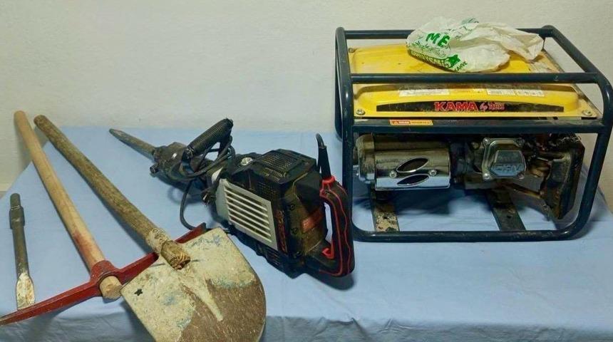 Kırşehir'de izinsiz kazı yapan 3 zanlı su&ccedil;&uuml;st&uuml; yakalandı