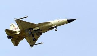 Çin, savaş uçaklarının Japon F-15'lerine radar kilidi attığı iddiasını reddetti