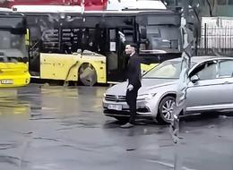 Yer: Kağıthane! Otobüs durağında havaya ateş açtı, arkadaşı o anları kaydetti