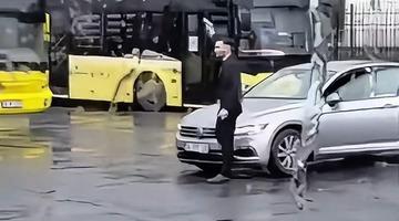 Yer: Kağıthane! Otobüs durağında havaya ateş açtı, arkadaşı o anları kaydetti