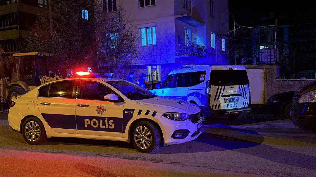 Annesine şiddet uygulayan babasını darbetti! G&ouml;zaltına alındılar 1