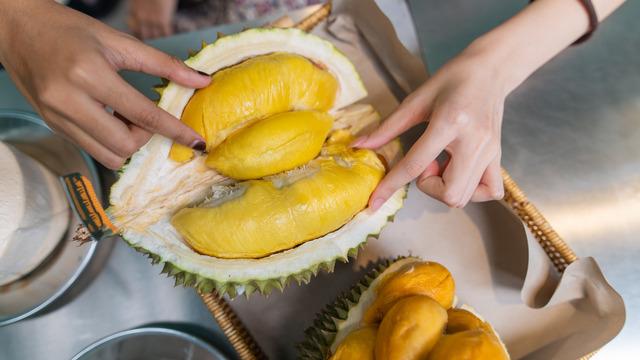 Durian meyvesinin tadı nasıl? Durian meyvesinin tadı neye benziyor?