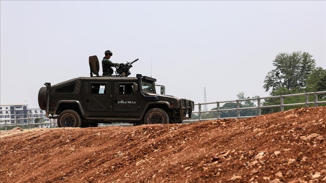 F-16 ve roketler havada uçuştu! Tayland ile Kamboçya arasında tehlikeli savaş çıktı 8