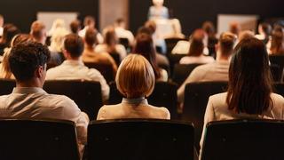 Kongrede ne giyilir? Kongreye hangi kıyafetle gidilir?