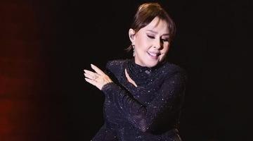 Nilüfer’in sır gibi sakladığı kızı Ayşe Nazlı evleniyor! Nişandan ilk kareler ortaya çıktı