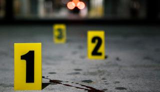 Baskın sırasında ateş açıldı! Bir polis ağır yaralandı, bir kişi öldürüldü