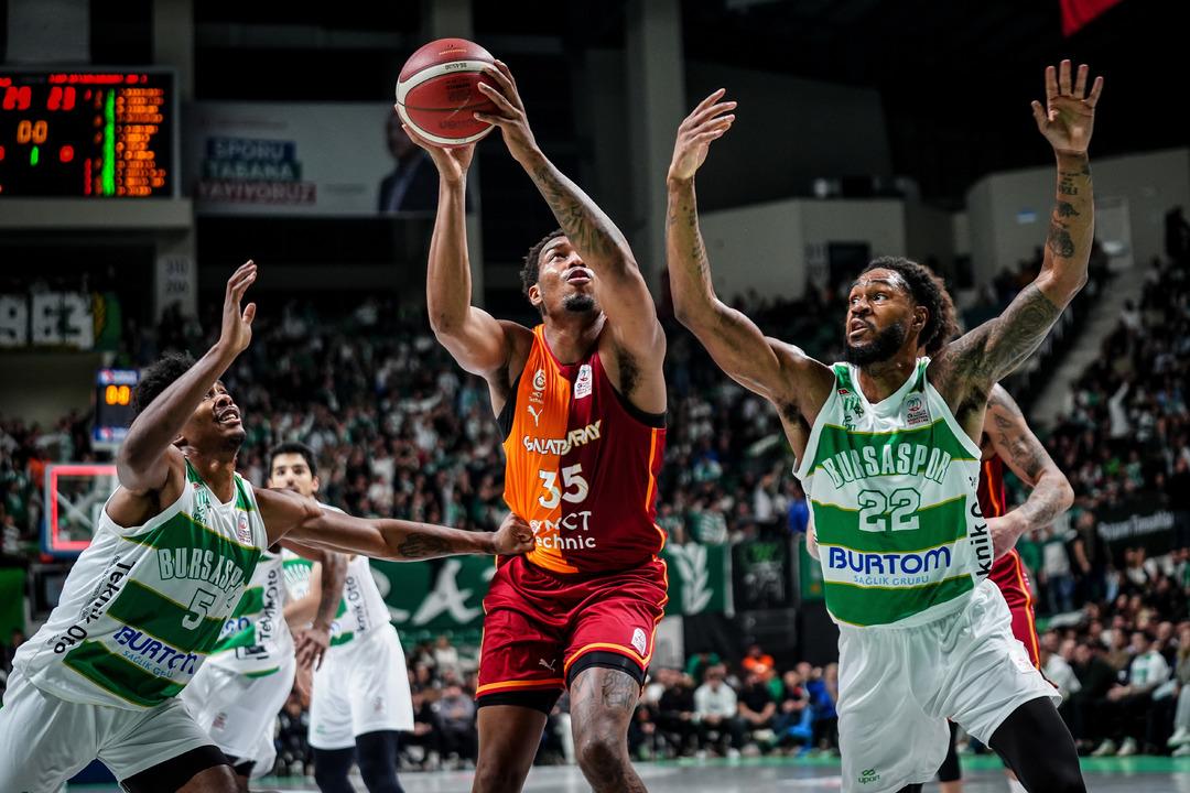 Galatasaray dan eski kaptanı için şok suçlama! Küfür gerilimi büyüyor... Göksenin Köksal dan açıklama 1