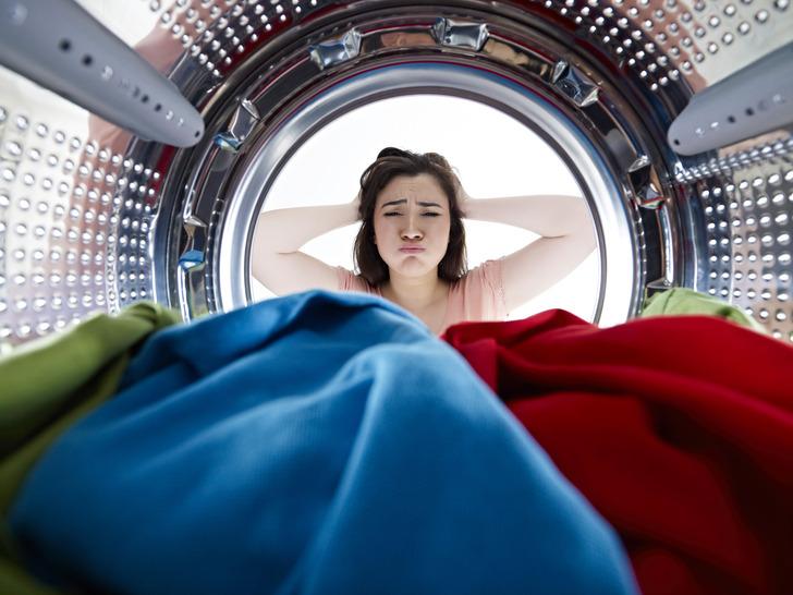 Çamaşır makinesi sıkma sırasında çok fazla ses çıkarıyor, ne yapmalıyım? Nasıl düzeltilir?