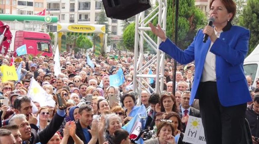Meral Akşener'in mitinginde dikkat çeken slogan!