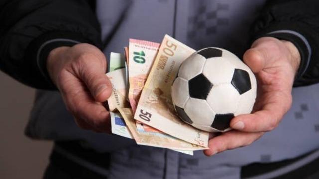 Futbolda bahis soruşturmasında g&ouml;zaltına alınan 37 ş&uuml;pheli adliyede